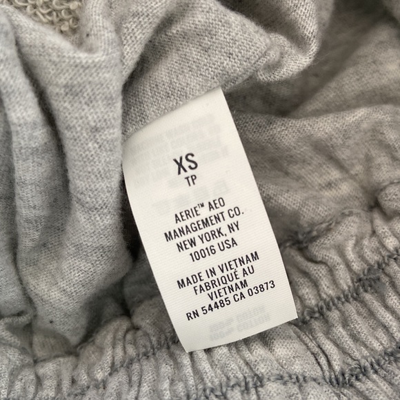 NWT Aerie Light Gray Ruffle Flowy Tiered Mini Skirt Size XS TikTok Viral - Picture 6 of 9